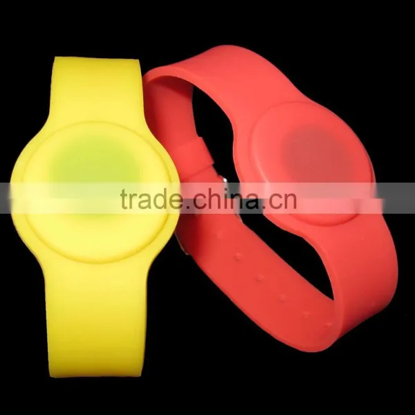 NTAG213 RW27 RFID Wristband by Roxtron - 246 x 36mm photo-6