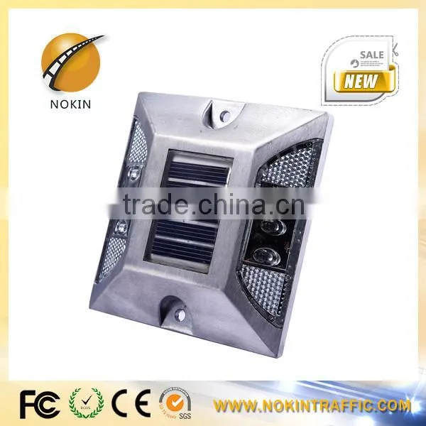 Battery Powered Blinking Led Road Stud Aluminum Solar Road Studs photo-2