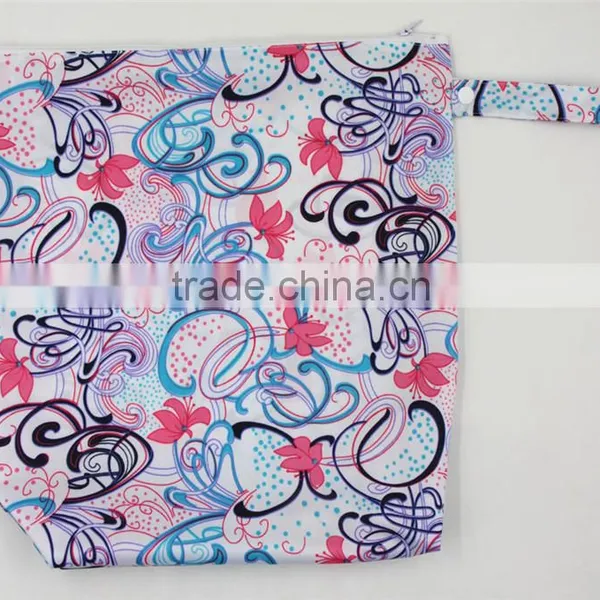 Printed Diaper WetBags, Waterproof & Light in Weight, Diaper Bag With Two Pockets photo-3
