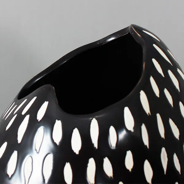 New Chinese Style Penguin And Stone Shapes Black And White Spots Ceramic Decoration For Home photo-2