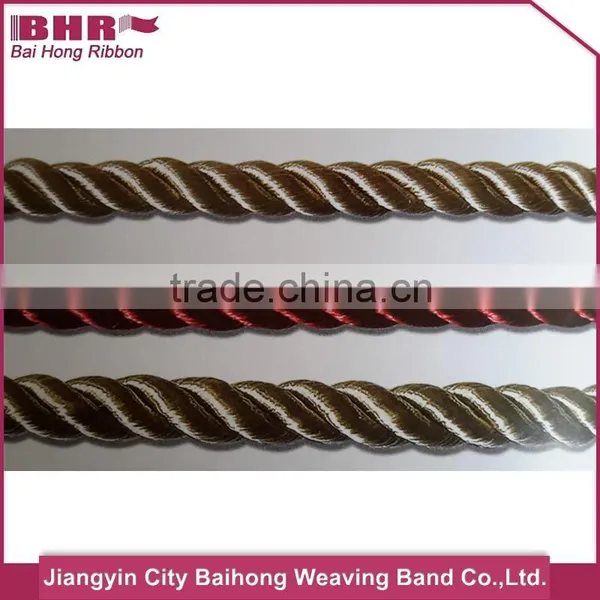 Colorful Twisted String for Binding