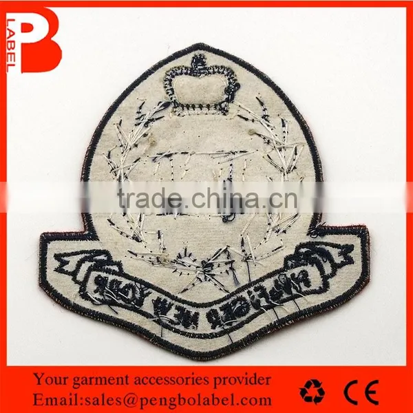 2015 Hot Sell Professional Customized Logo Design Embroidery Badges photo-2