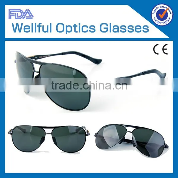 China Wholesale Metal Decoration Free Sample Vogue Men's Sunglasses