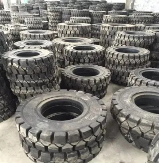 900R20 Solid Truck Tyre photo-3
