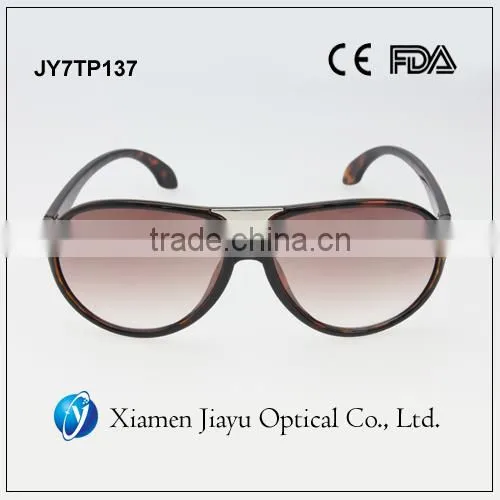 Cheap Hot Sale Plastic Sunglasses for Woman photo-3
