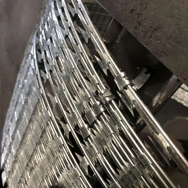 Hot Selling Galvanized Multiple Types Razor Barbed Wire photo-3