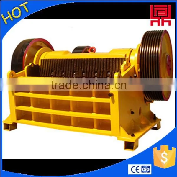 China Mini Stone Crusher 2015 Hot Sale Diesel Engine Small Stone Crushing Machine photo-3