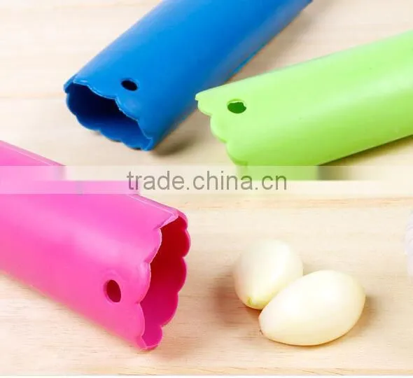 Hot Selling Magic Silicone Garlic Peeler Peel Easy Useful Kitchen Tools Color Random photo-2