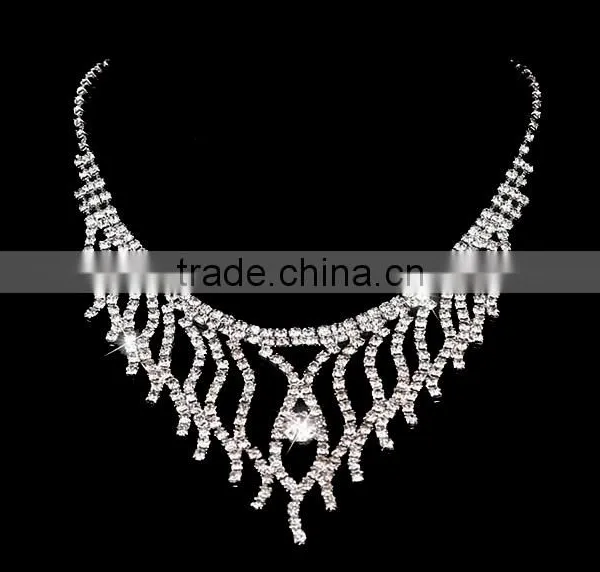 Romantic Women Silver Plated Tiara and Necklaces Earrings Made in China photo-3