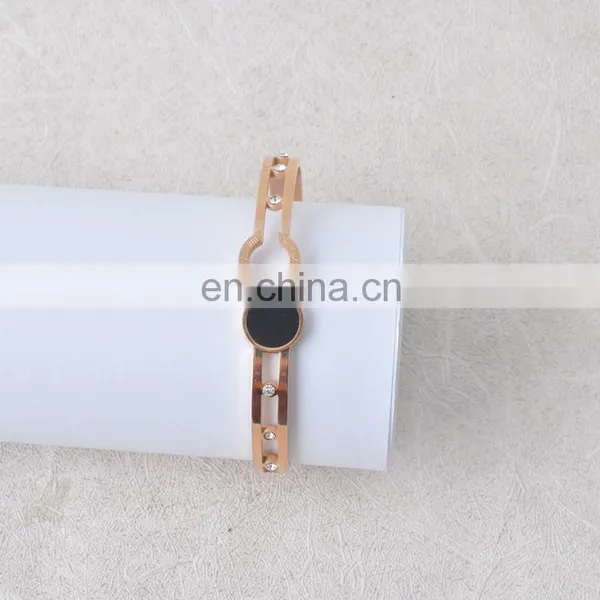 Crystal With Smoothly Open Cuff Bracelate photo-3