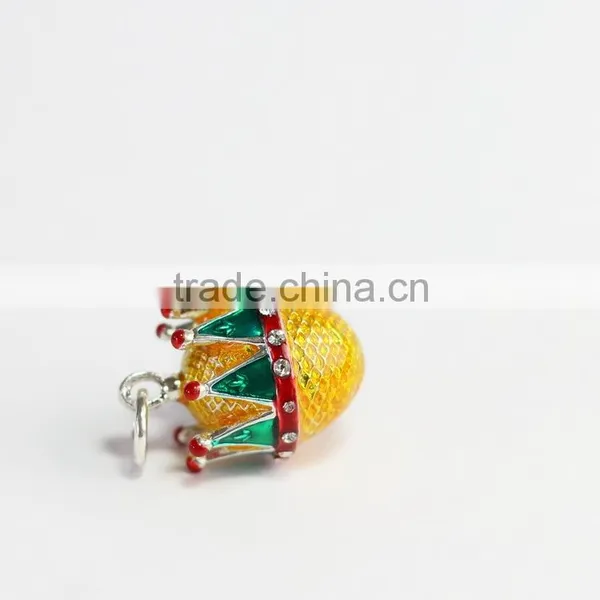 2016 New Design Pewter Enamel Crown Pendant