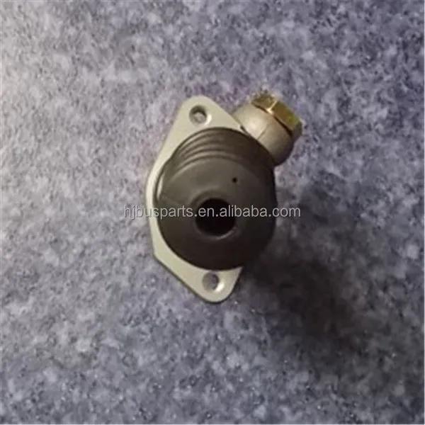ZK6122H9 Chinese Bus Master Cylinder 1608-00130 Clutch Master Cylinder photo-3