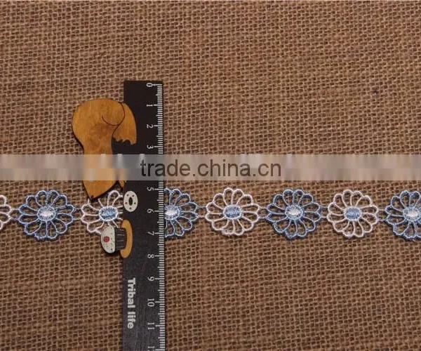 Two-tone Flower Pattern Chemical Hollow Lace Trim for Accessory and Garment photo-3