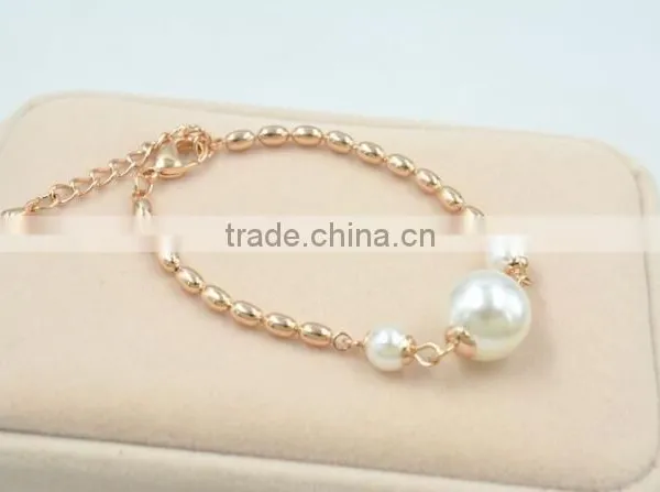 Zm33717a Korean Style Women Elegant New Patterns Pearl Chian Bracelet photo-3