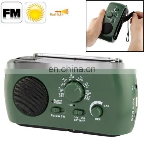 Dynamo / Solar Powered AM / FM Radio With Flashlight