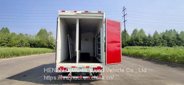 Dongfeng 4x2 Mini Mobile Stage Truck photo-4