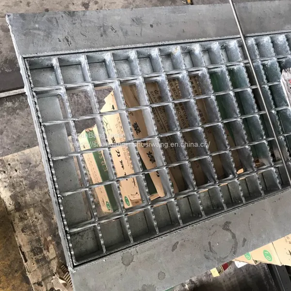 Hot Dip Galvanized Platform Anti Slip Steel Grating Stainless Steel Composite Steel Grating Galvanized Step Grating