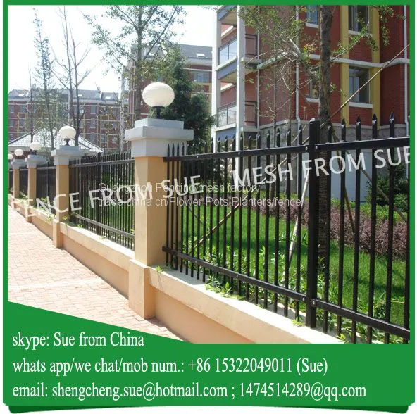 Guangzhou Direct Sales Wrought Iron Garden Fences Prices photo-2