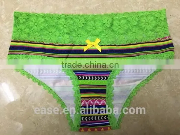 T Pants Fashion Intimates Briefs Sexy Embroidery G-Strings Sexy Lady Lace Underwear photo-3
