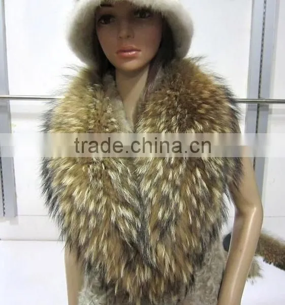 Winter Warm Hot Sale Big Raccoon Fur Collar Customized Plump Raccoon Fur Shawl Collar photo-4