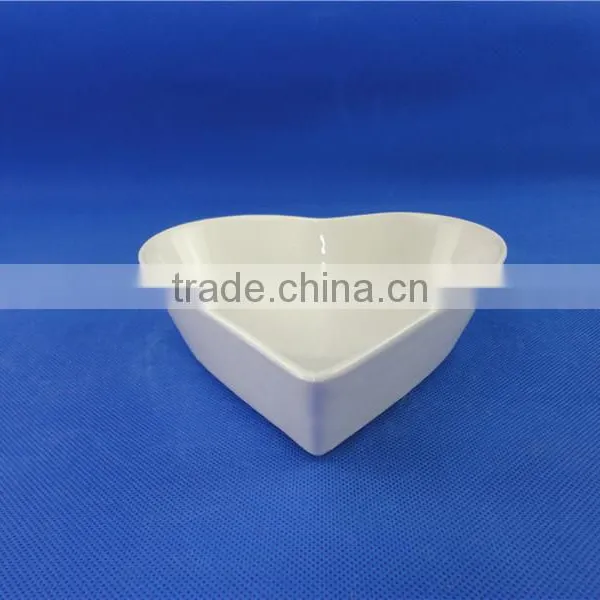 White Ceramic Heart Shaped Bowl photo-3