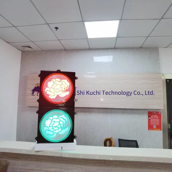 400 Red, Yellow, and Green Full-disk Three-unit Traffic Lights and Signal Lights, Materials, Etc. Can be Customized photo-3