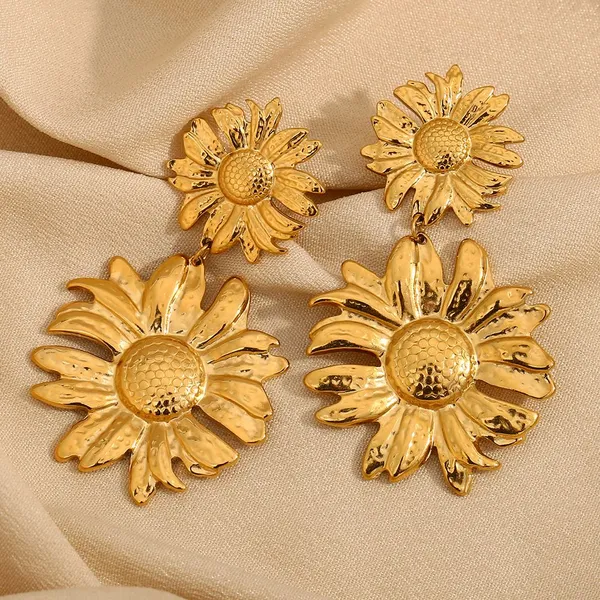 Laser Engraved Stainless Steel Earrings 20mm Star Design Hypoallergenic Jewelry Wholesale Supplier photo-2