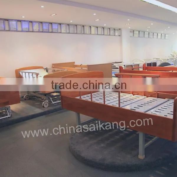 SK060 Economic Double Crank Manual Cheap Hospital Bed photo-2
