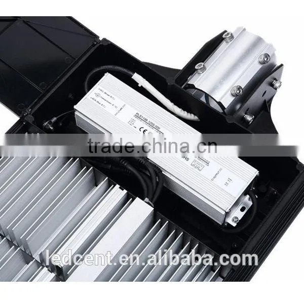 Acid Washing and Spraying Plastic Housing 200w China Led Street Light photo-4