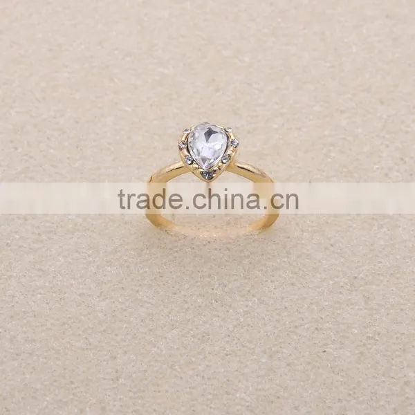 Wholesale Gold Rhinestone Glass Jewelry Heart Design Crystal Rings for Engagement photo-3