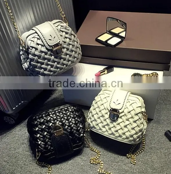 DY0133 Europea Retro Fashion Knitted Leather Chain Mini Bag photo-3