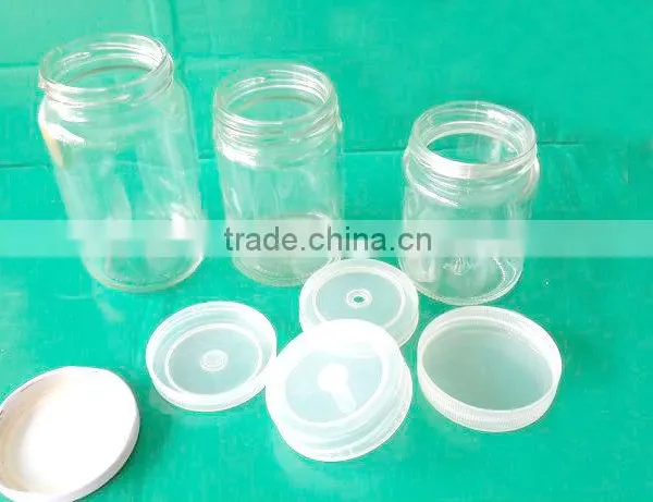 Many Kinds of Clear Tissue Culture Vessels With Plastic Lids
