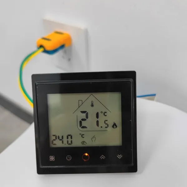 Fashionable Design Intelligent Touch Screen Adjustable Temperature Control Smart Thermostat for Floor Heating photo-5
