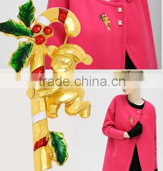 Gold Plated X'mas Little Boy Hugging Candy Cane Brooch photo-3