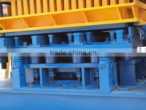 Hydraulic Interlocking Cement Bricks Machine QT10-15 photo-2