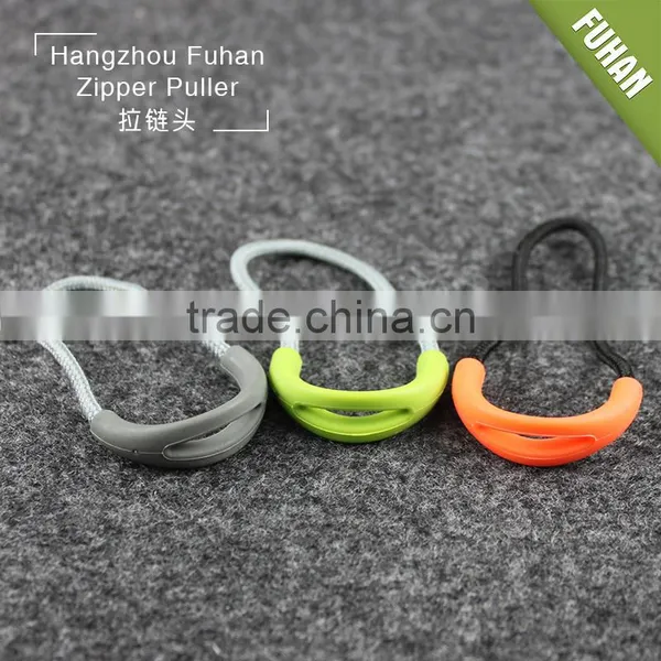 Popular Hollowed-out Circle Design Custom PVC TPU Zipper Pullers photo-3