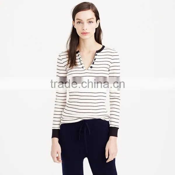 v Neck Soft Female Sex Sleepwear With Button in Bulk