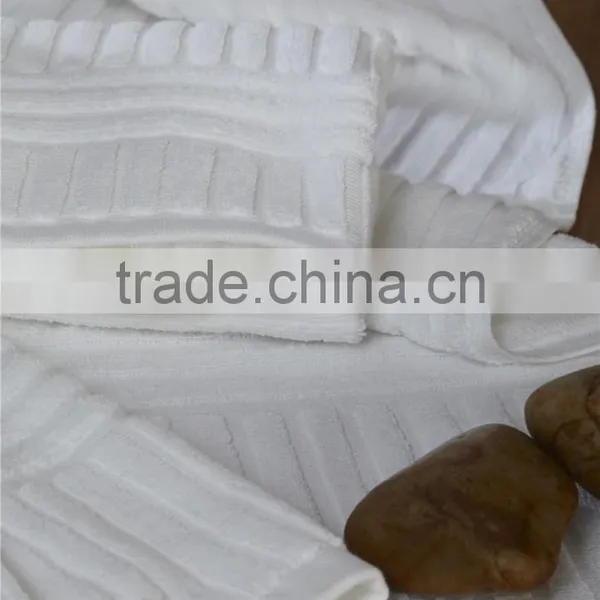 Wholesale High Quality Cotton White Terry Piano Key Jacquard Bath Towel photo-3