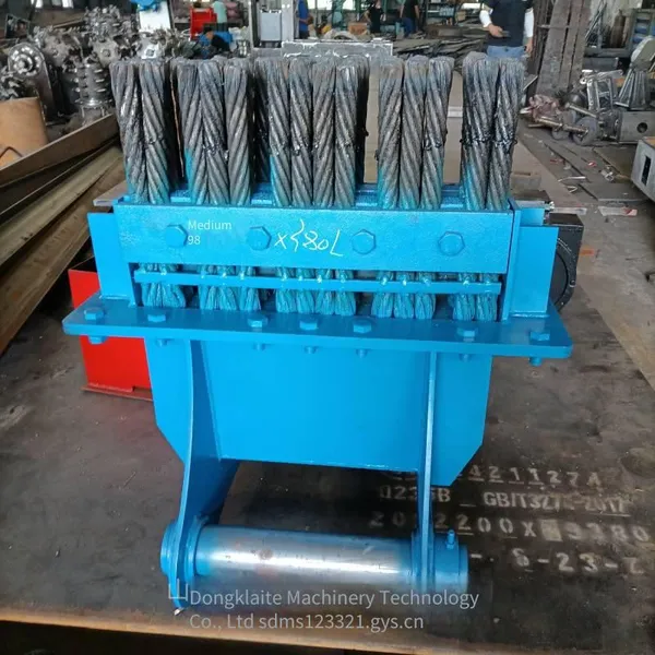 Four-row Inverted Arch Steel Brush, Excavator Metal Brush, Tunnel Slag Cleaning Brush, One-meter Widened Wire Brush Wholesale Supply photo-4