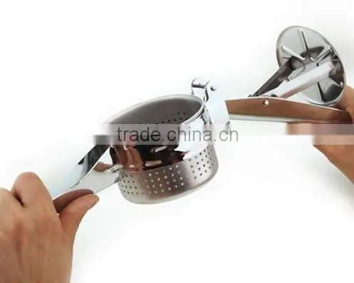 2015 Hot Sale Stainless Steel Potato Masher photo-2