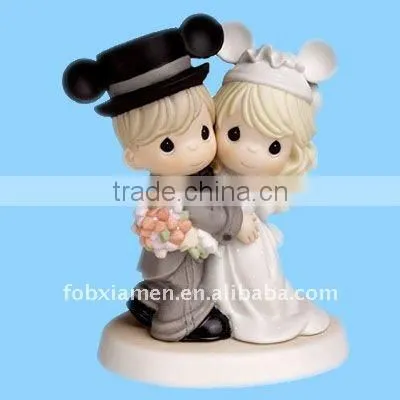Lovely Resin Wedding Cake Toppers Couple