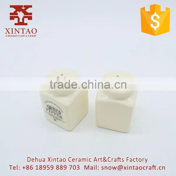 Hotel and Home Plain White Cheap Ceramic Salt and Pepper Set Ceramic Spice Shaker photo-3