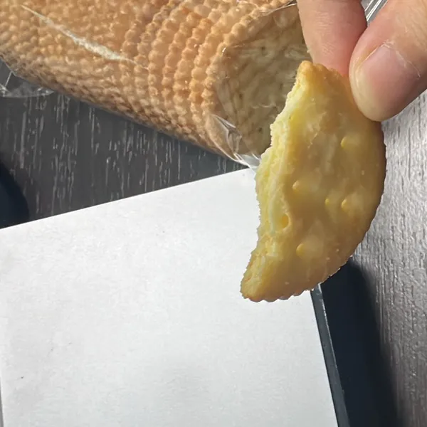 Quality Baked Crispy Cheese Powder Made Salty Flavour Biscuit With Different Sizes photo-5