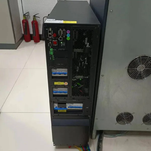 Eaton Price Ups 9130n2000r/3000r-ebm Uninterruptible Power Supply for Server Room Voltage Stabilization photo-5