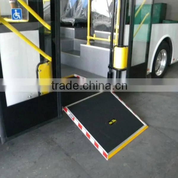 Xinder CE Certificate FMWR-A Series Folding Manual Bus Ramp For Wheelchair Loading 350kg photo-3
