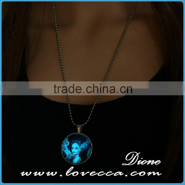 Halloween Necklace Ghost Children Round Locket Glow in the Dark Pendant Halloween Decoration photo-5