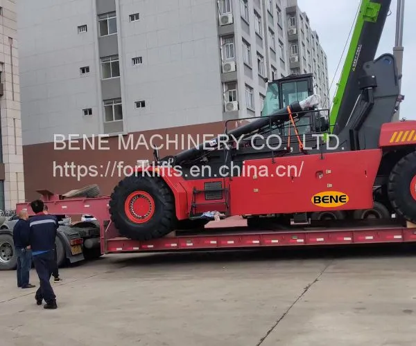 BENE 45 Ton Reach Stacker 45ton Container Lift Truck With Cummins VOLVO Engine DANA Transmission photo-4