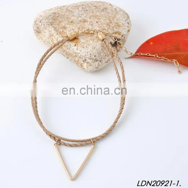 New Fashion Gold Initial V Pendant Necklace Handmade Leather Choker Necklace photo-2