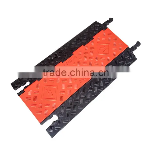 Lower Factoty Price 915*550*53mm Soft Flexible Heavy Duty 5 Channels Rubber Cable Cover Protection photo-2
