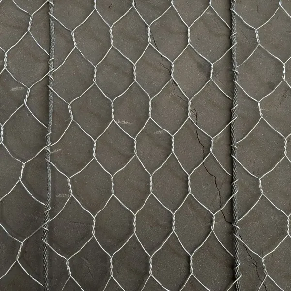 Galvanized Hexagonal Wire Mesh Roll Plain Weave Rockfall Netting for Slope Protection Woven